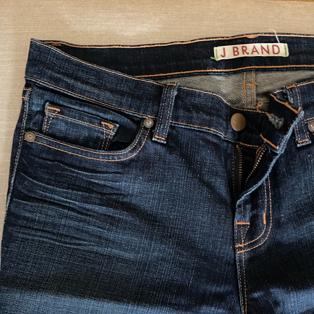J Brand cigarette leg style 914 STIN jeans. SIZE: 30